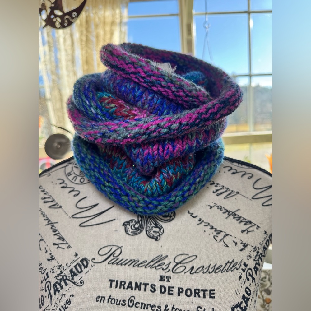 Hand Crafted Multicolor Knit Scarf - Picture 11 of 16